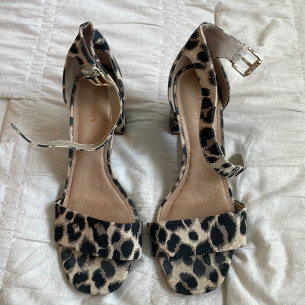 Old Navy cheetah print sandals